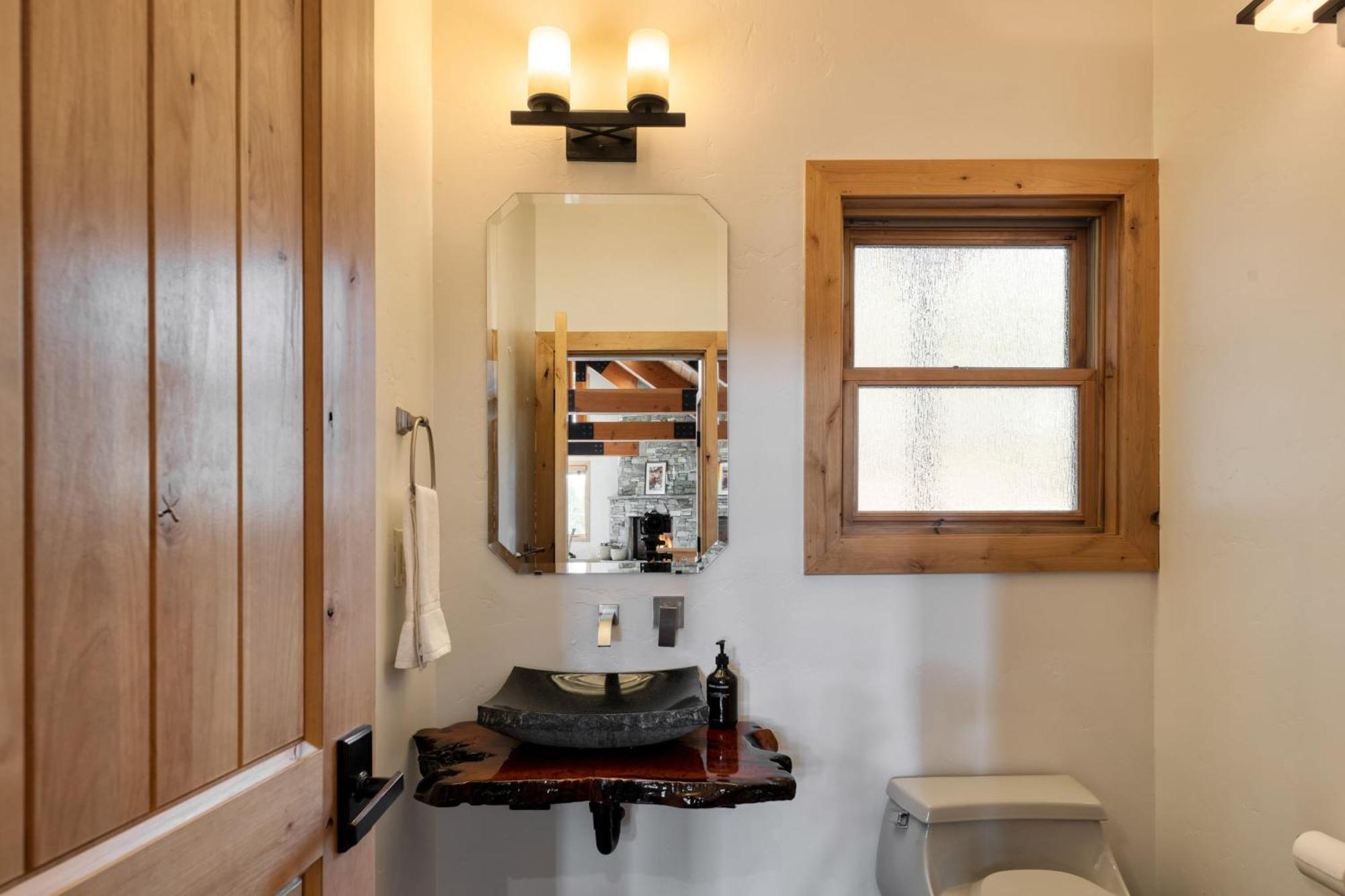 Coyote Moon By Avantstay Cabin Wsauna Mins From Dt Truckee Northstar Екстериор снимка