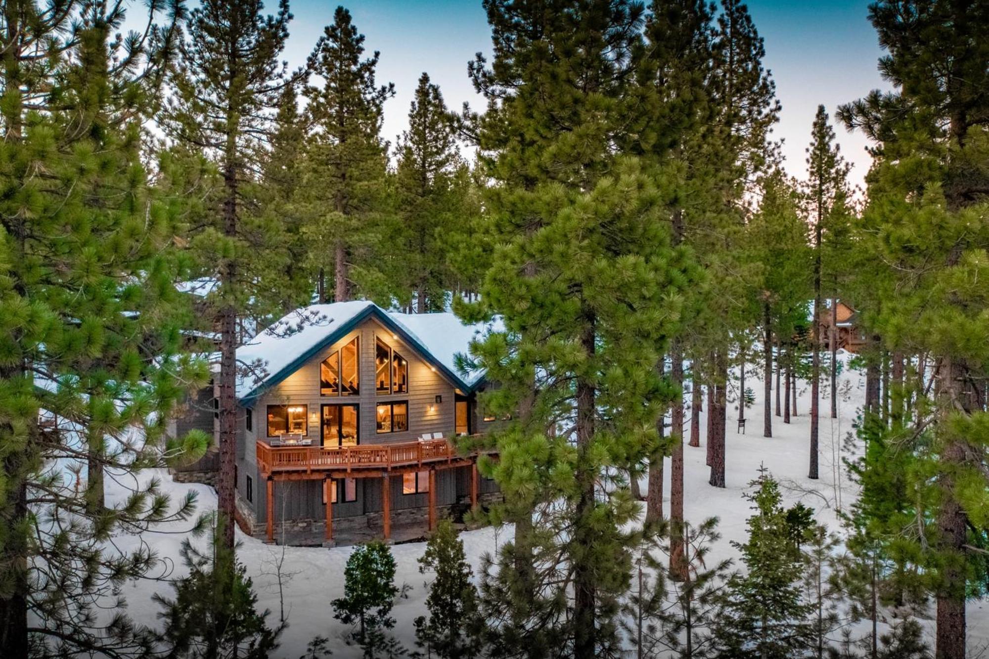 Coyote Moon By Avantstay Cabin Wsauna Mins From Dt Truckee Northstar Екстериор снимка